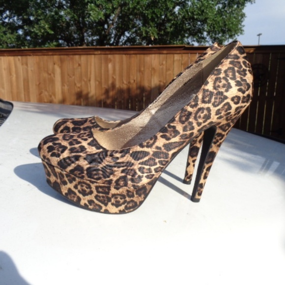 Charlotte Russe leopard heels NWT - Picture 8 of 8